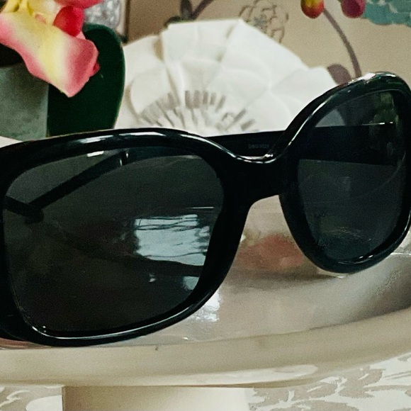 DOLCE & GABBANA SUNGLASSES - Picture 8 of 9